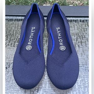 Navy Blue Rothy’s Round Toe Flats Size 9 Womans